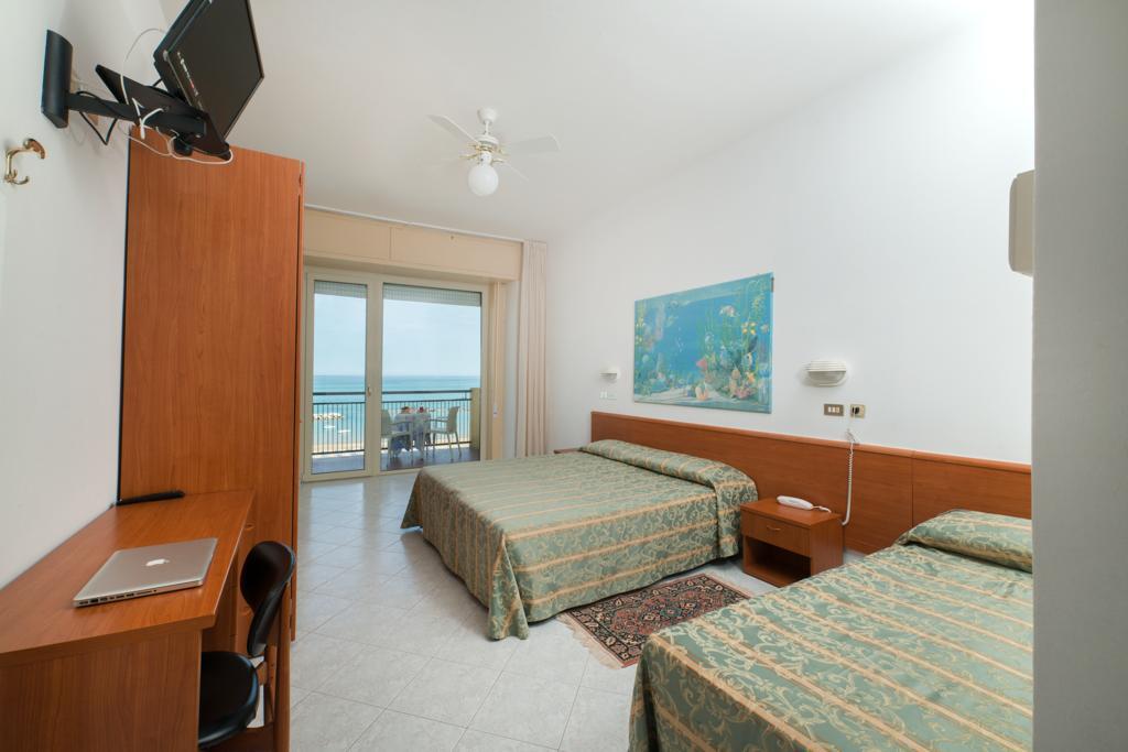 Hotel Belsoggiorno كاتوليكا المظهر الخارجي الصورة