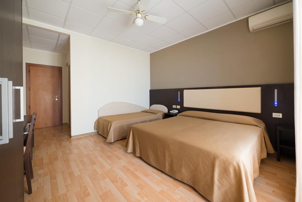 Hotel Belsoggiorno كاتوليكا الغرفة الصورة